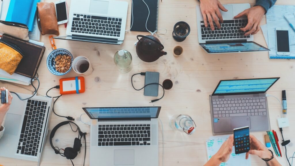 The Modern Playbook for Composable Commerce Migration: Architecture an 12 The Modern Playbook for Composable Commerce Migration: Architecture and Risk Mitigation - The Modern Playbook for Composable Commerce Migration: Architecture an